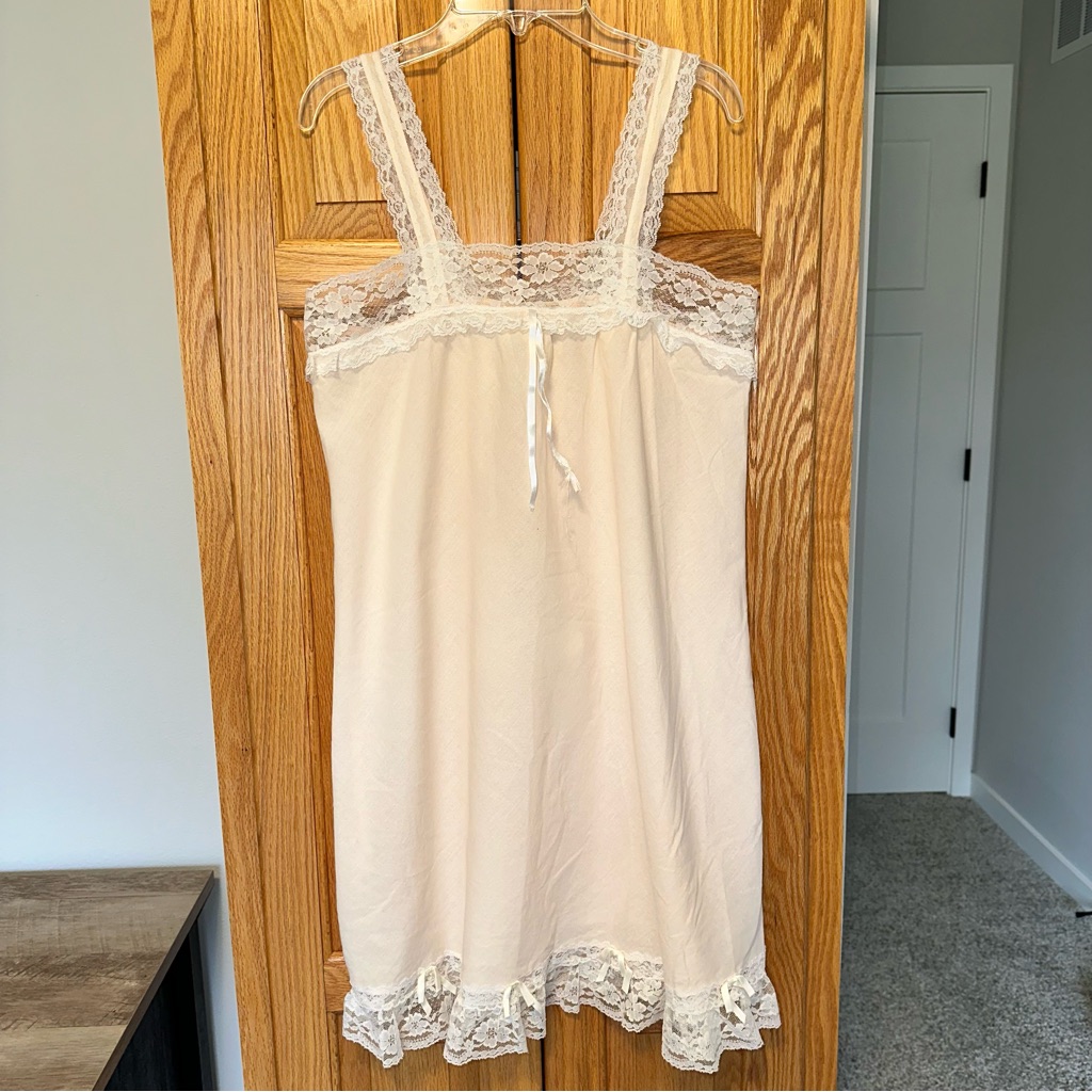 Victoria’s Secret Gold Label Night Gown 100% Cotton Lace Trim S True Vintage